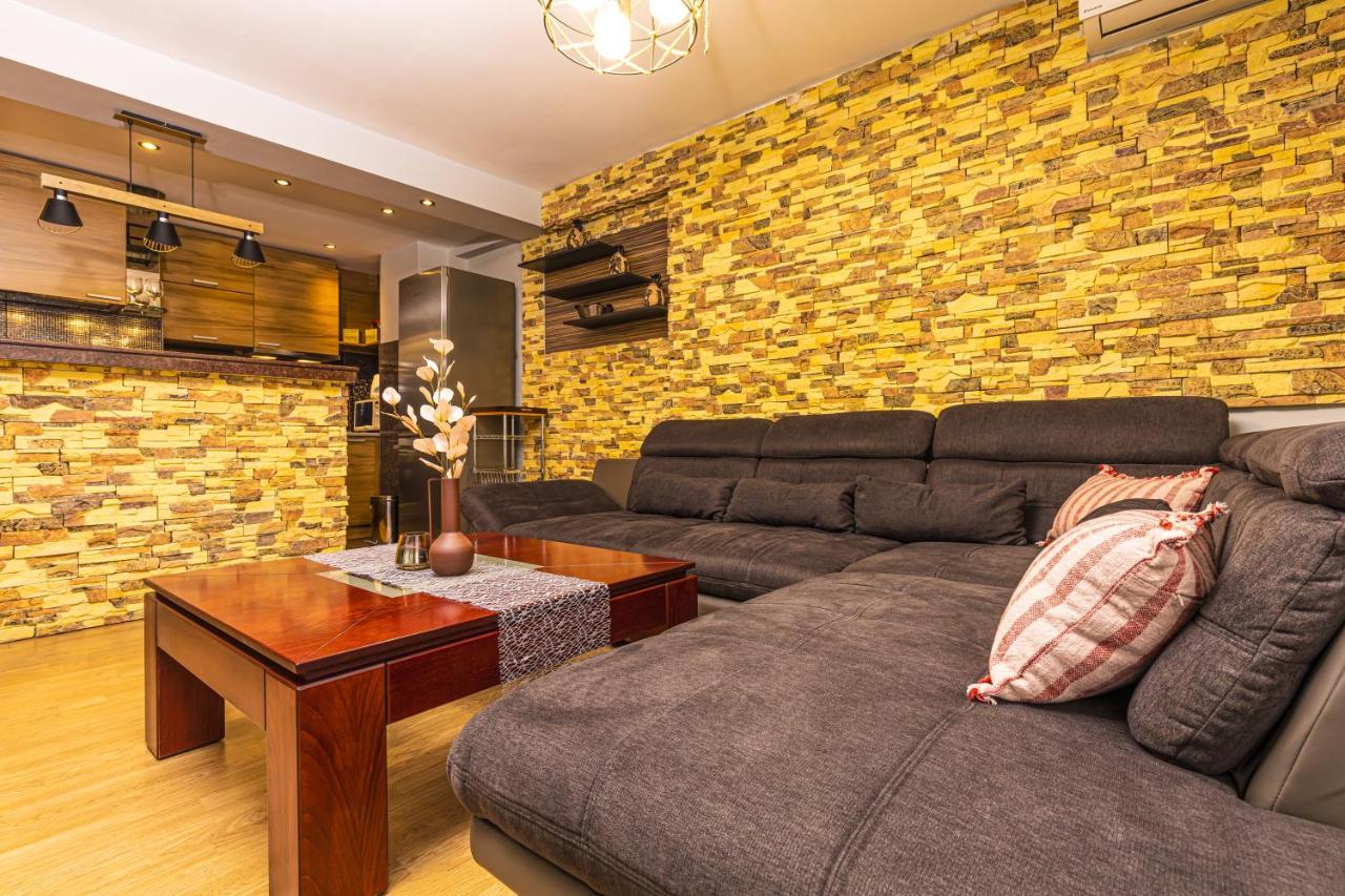 1Bd Flat With A Garage - 5 Mins To The City Centre Apartman Plovdiv Kültér fotó