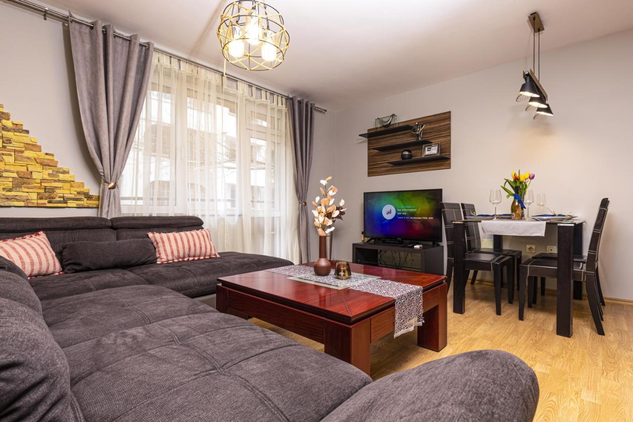 1Bd Flat With A Garage - 5 Mins To The City Centre Apartman Plovdiv Kültér fotó