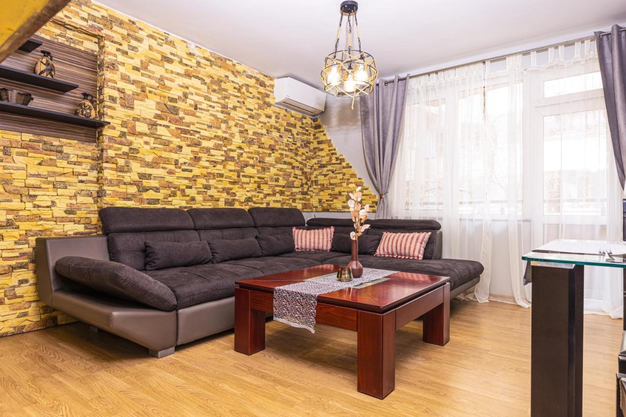 1Bd Flat With A Garage - 5 Mins To The City Centre Apartman Plovdiv Kültér fotó