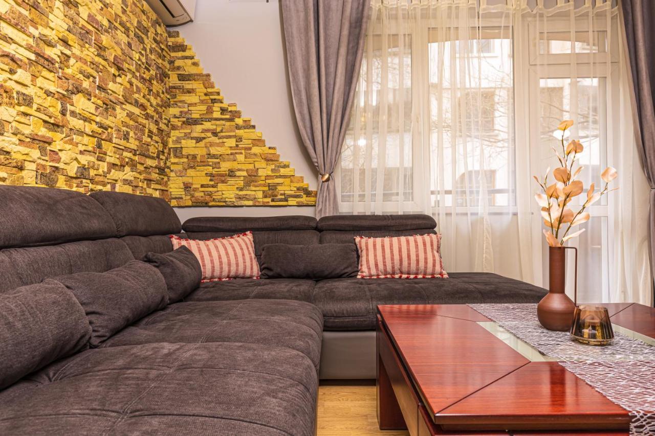 1Bd Flat With A Garage - 5 Mins To The City Centre Apartman Plovdiv Kültér fotó